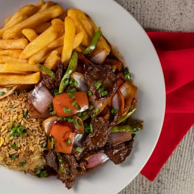 Lomo Saltado con Arroz Chaufa
