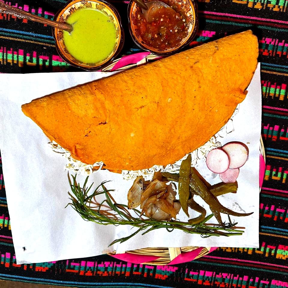 Tlayuda Guajillo