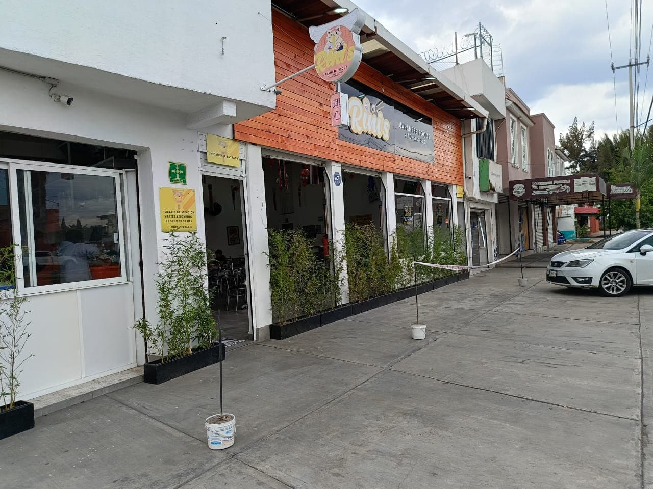 Rinis JAPANESE FOODS