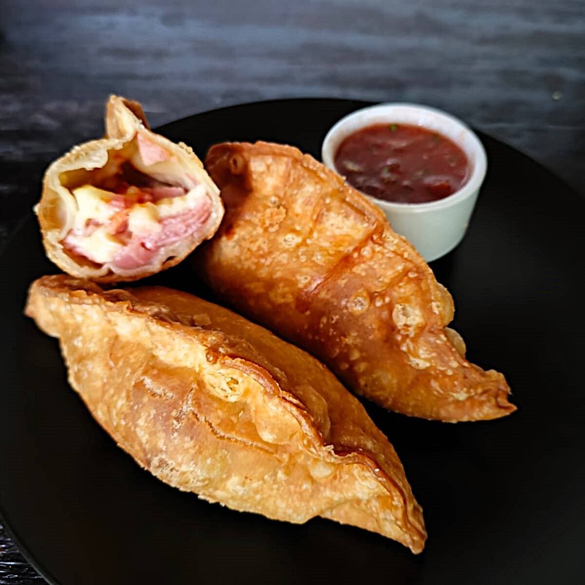 Empanada Argentina de jamón con queso