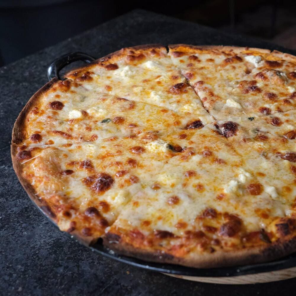 Pizza 4 Quesos