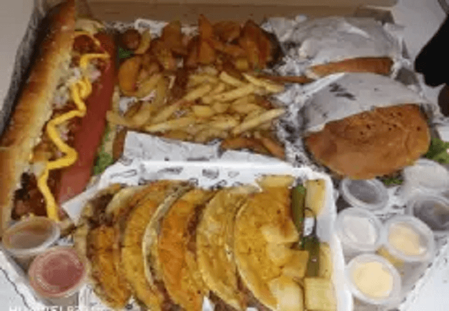 CARTER BIRRERIA  TACOS DE BARBACOA  HAMBURGUESAS Y KALCETINES