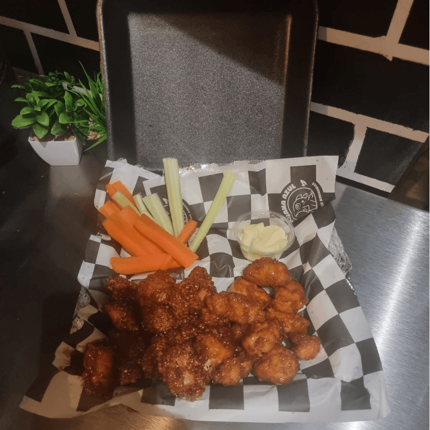 Boneless 600 Gramos con Papas, Ranch, Apio, Zanaho
