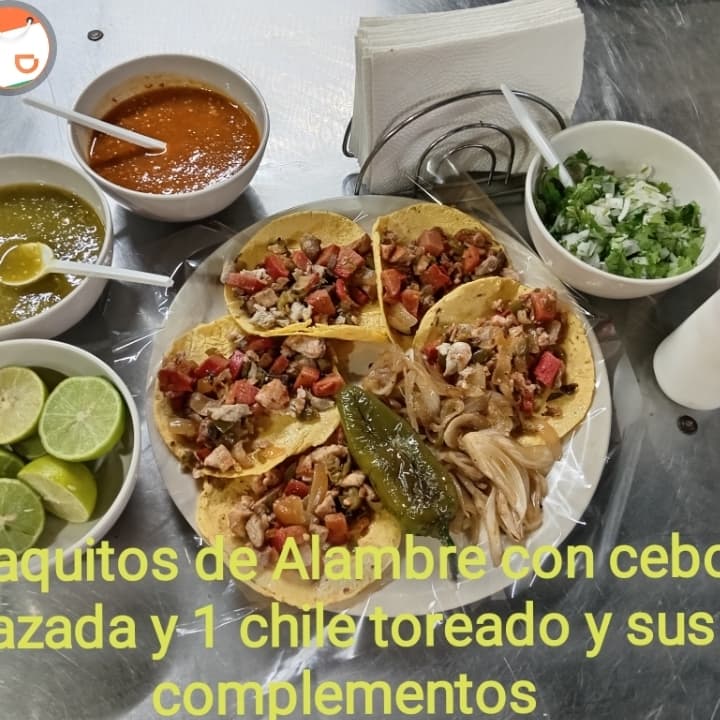 5 Tacos de Alambre Cebolla Azada y 1 Chile Toreado