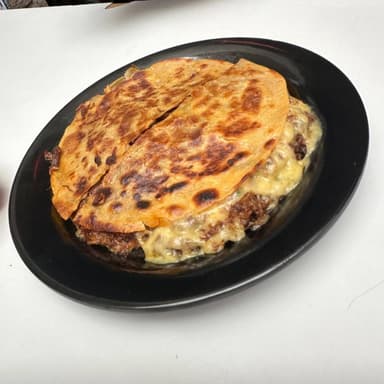 QUESADILLA GRANDE DE MIXIOTE (QUESABIRRIA GDE)