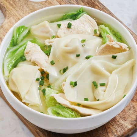 Sopa Wantán con Pollo