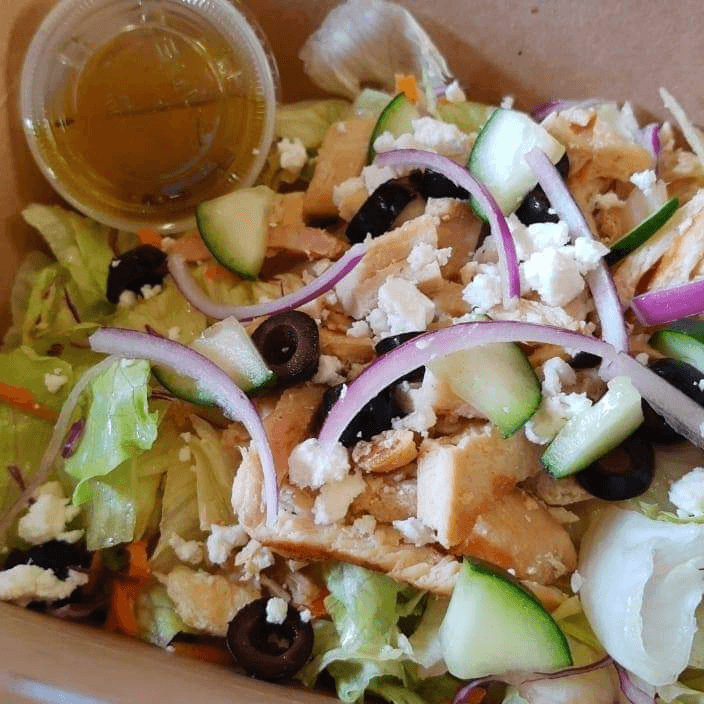 Ensalada Griega con Pollo