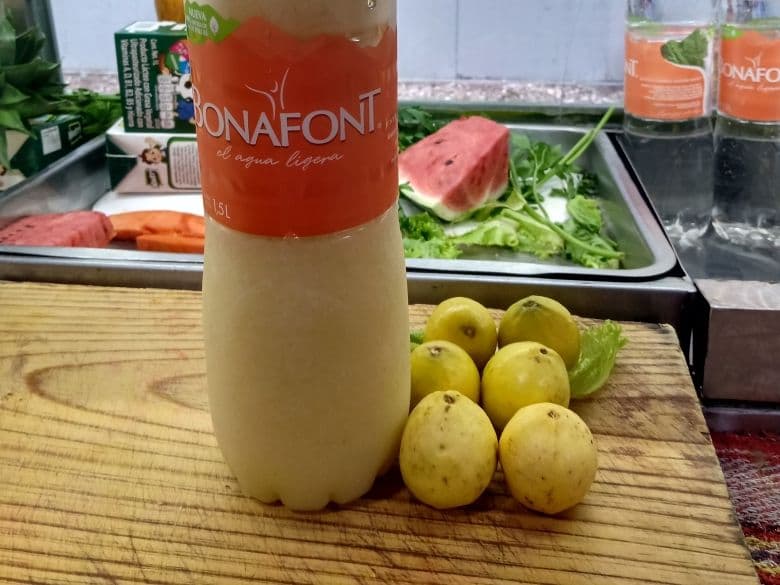 Agua de Fresa con Guayaba 1 Litro 1/2