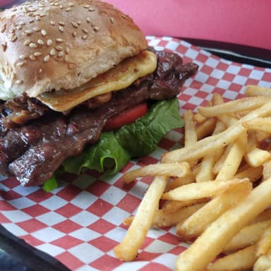 Combo Hamburguesa + Agua de Jamaica