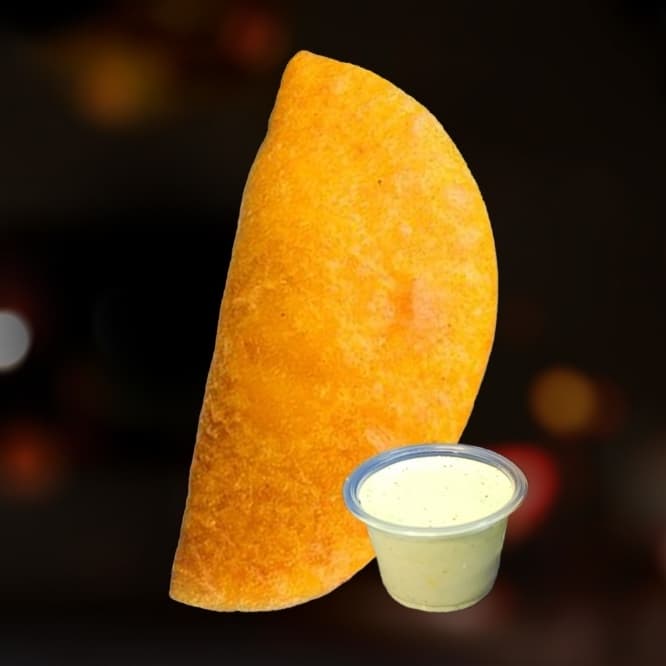 Empanada de Queso y Salsa de Ajo