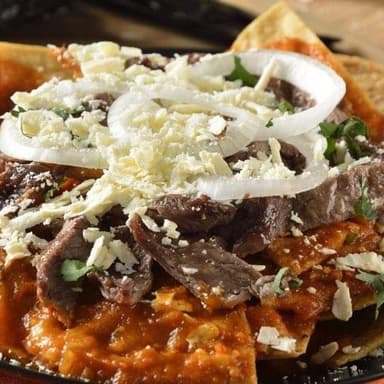 Chilaquiles con Chuleta Ahumada