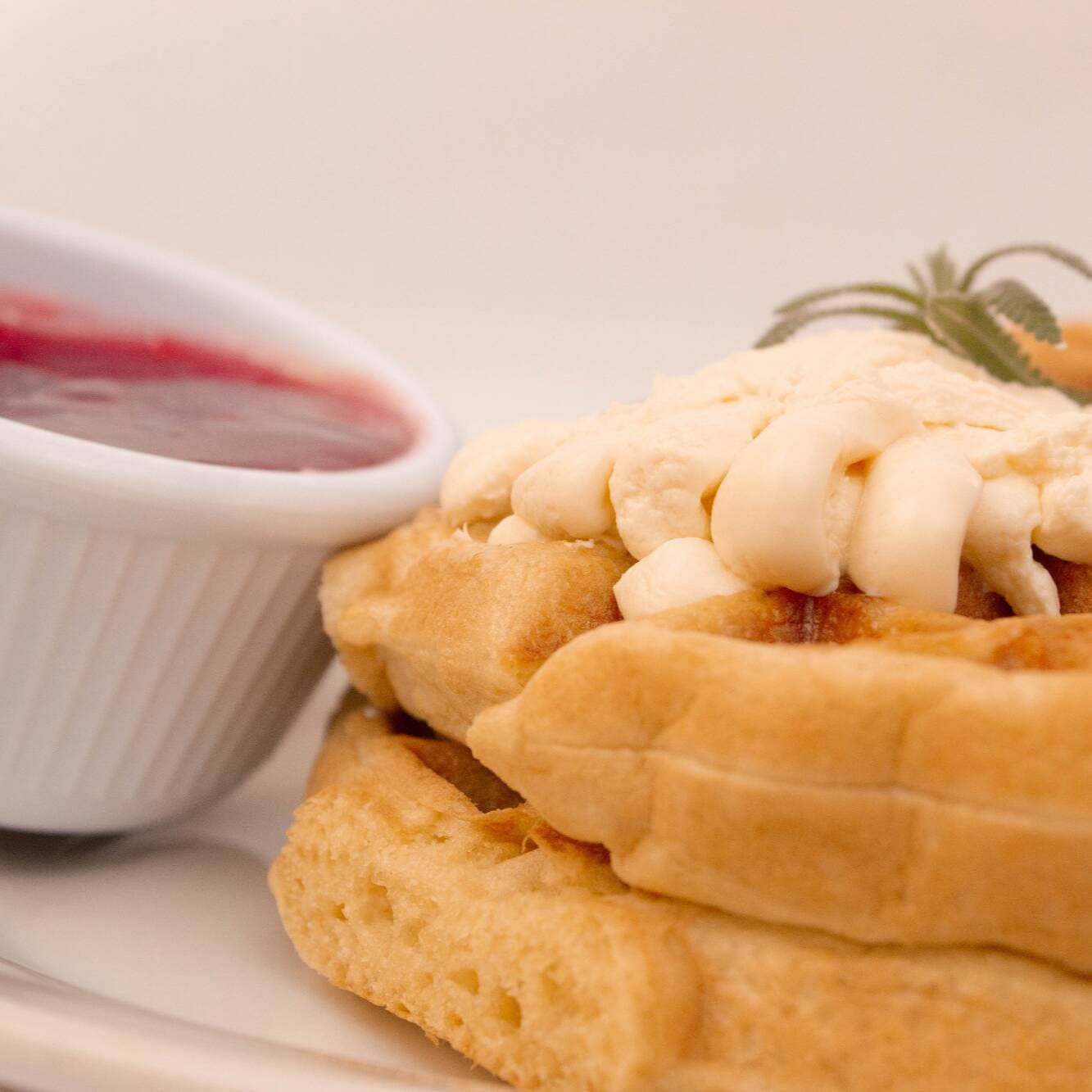 Waffle  M. Fresa con Philadelphia