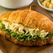 Croissant de Pollo con Durazno