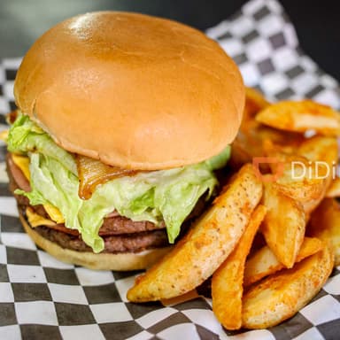 Hamburguesa Doble Con Papas