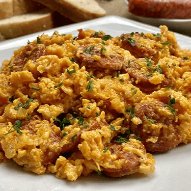 Huevos Revueltos Con Chorizo Regional