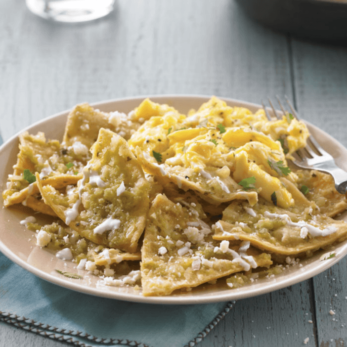 Chilaquiles con Huevo Revuelto