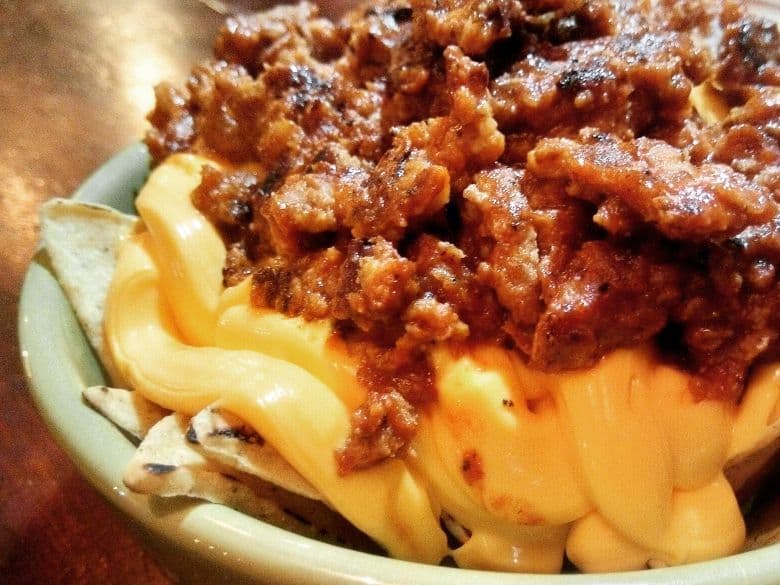 Nachos con Queso y Carne