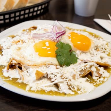 Chilaquiles Verdes Huevo (2 Piezas)