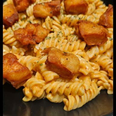 Pasta Alfredo Chipotle con Pollo Crispy para 2