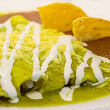 Enchiladas Verde de Pollo