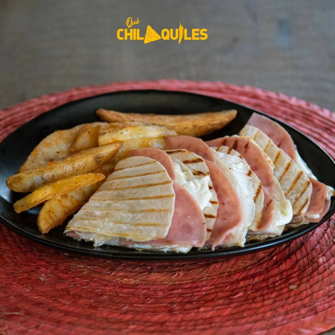 SINCRONIZADAS CON JAMON + PAPAS