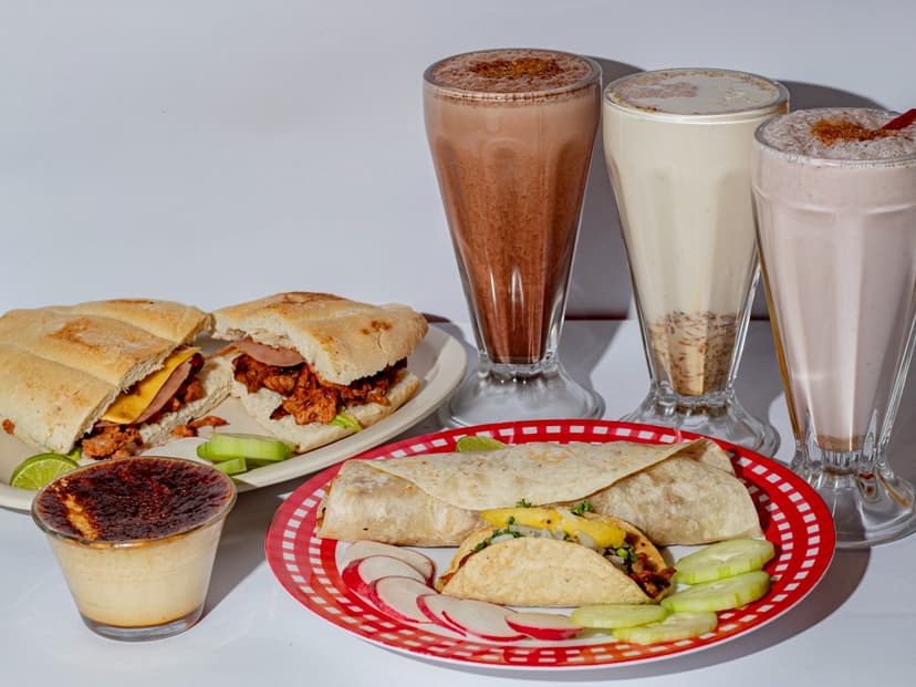 Tacos y Tortas "La Alameda"