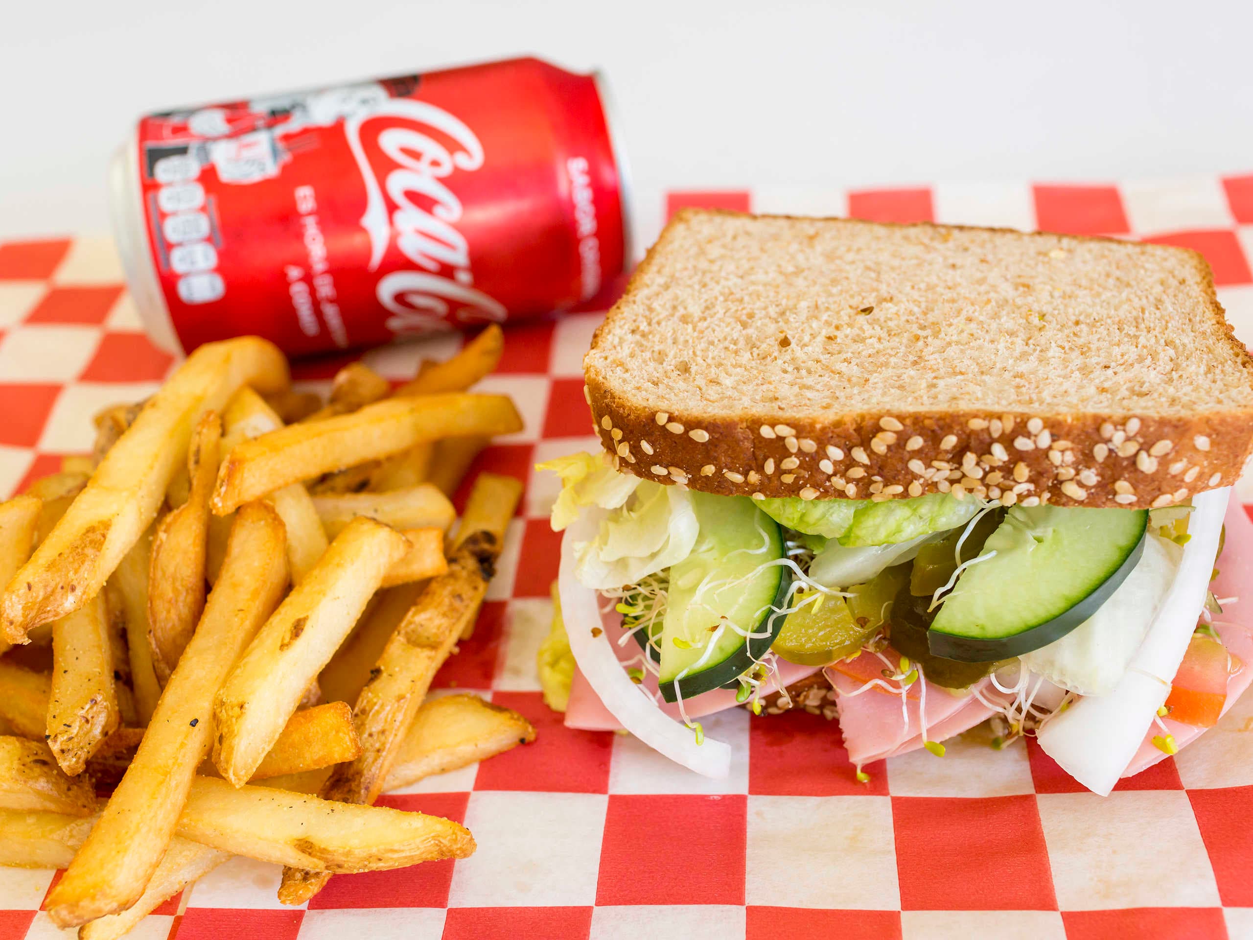 Combo Sándwich con Papas a la Francesa