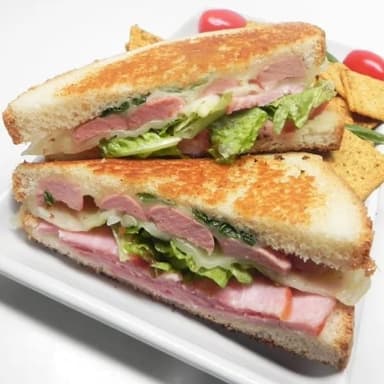 Sándwich de Salchicha
