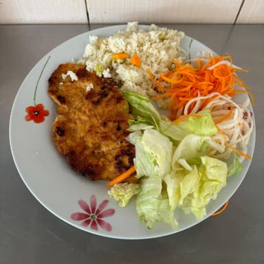 Comida Corrida de Pechuga Rellena de Queso