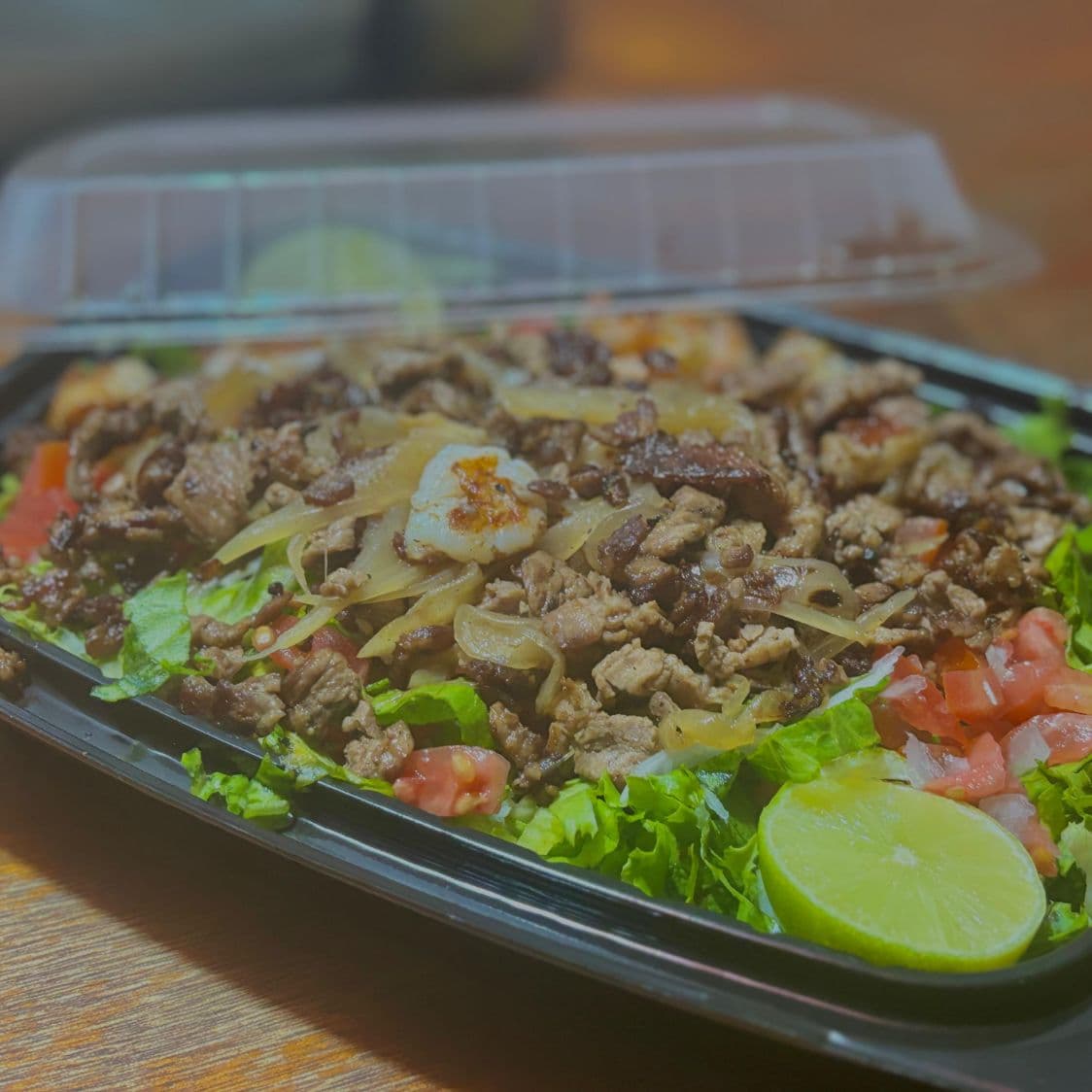 Ensalada de Camarón con Bistec