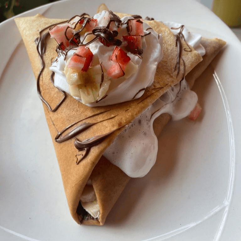 Crepa de Nutella, Fresas, Plátano y Crema Batida