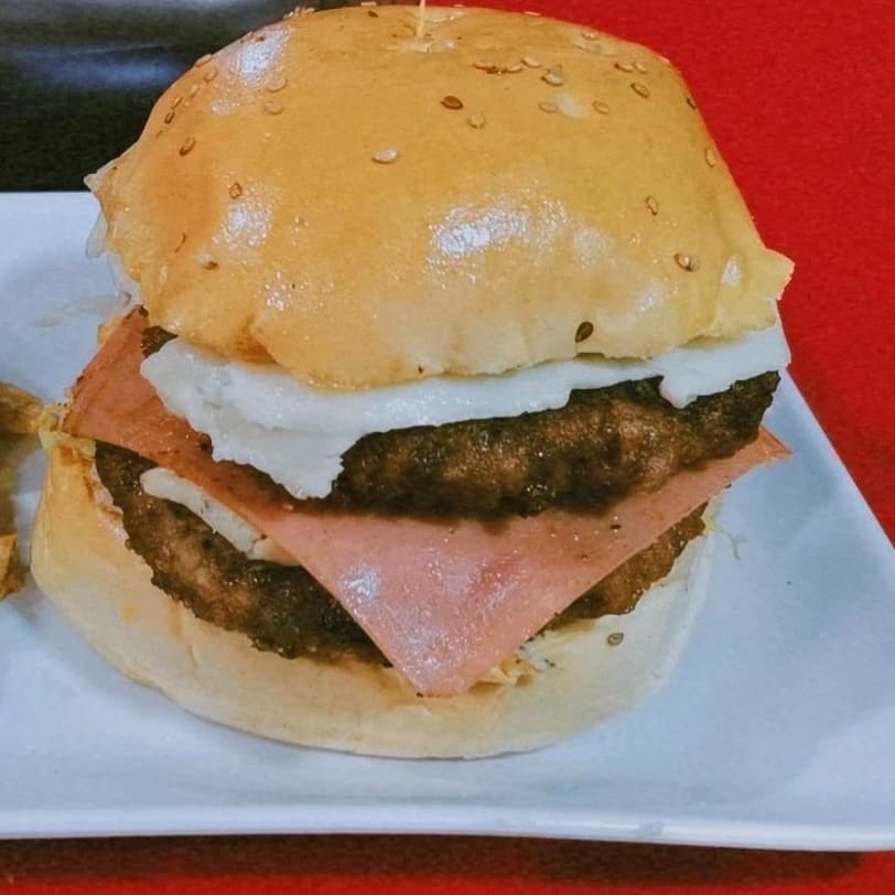 Hamburguesa Doble Carnes + Papa fristas