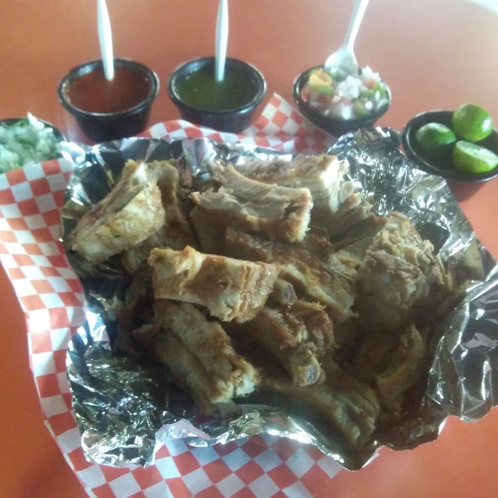 1k P7 Personas D Costilla Tortillas Salsa Verdura