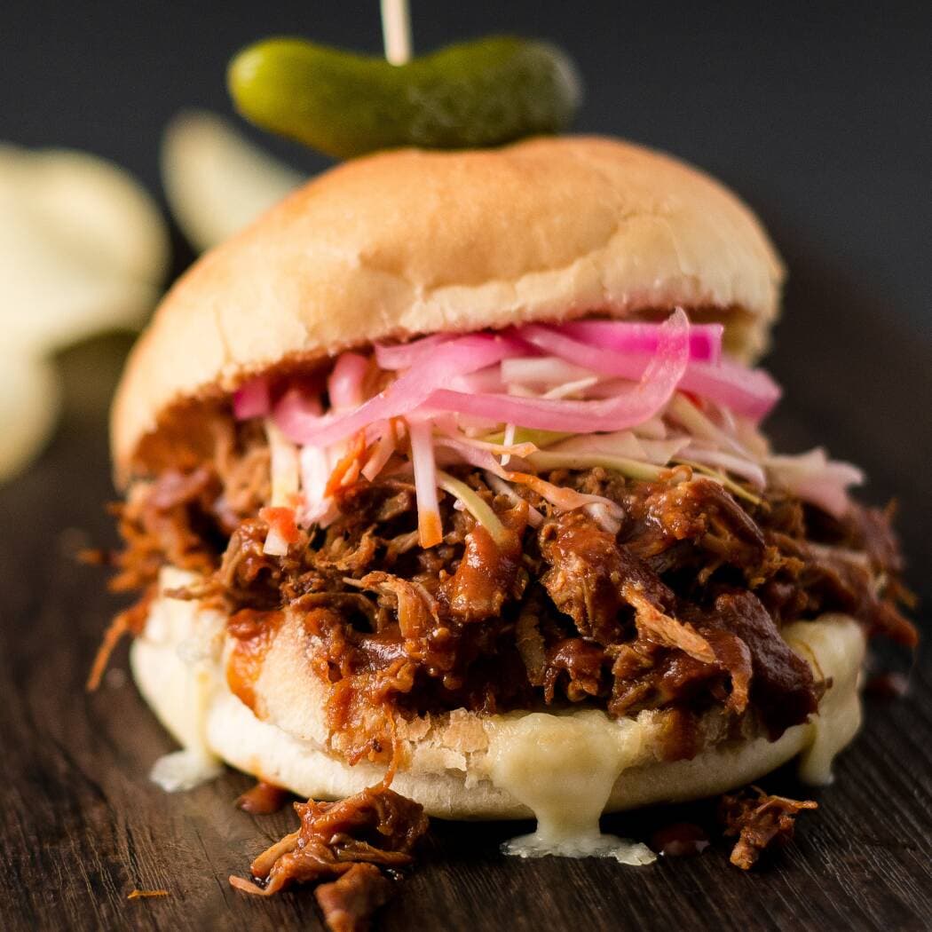 Pulled pork burger + papas a la francesa