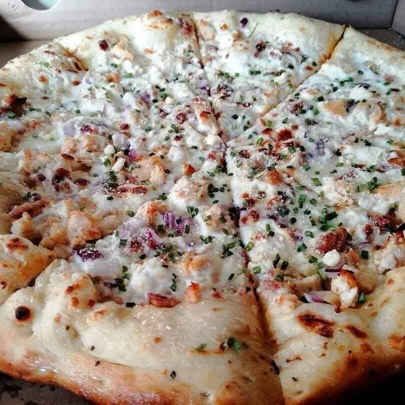 Pizza Grande Chicken Alfredo