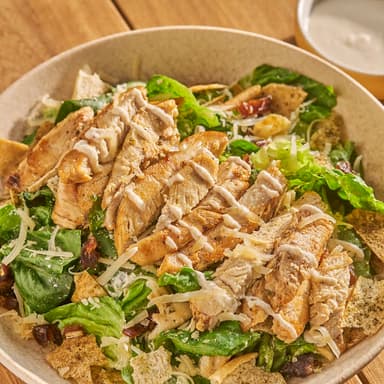 Ensalada Caesar Chicken Feta