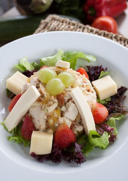 Ensalada Pollo, Almendras y Queso