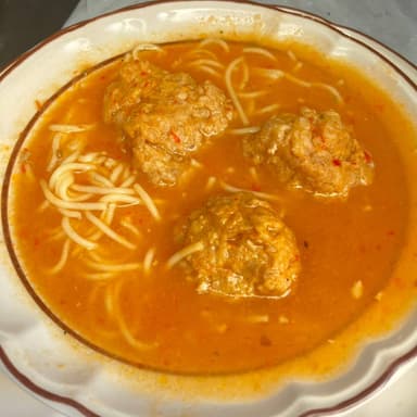 Albondigas con Fideos
