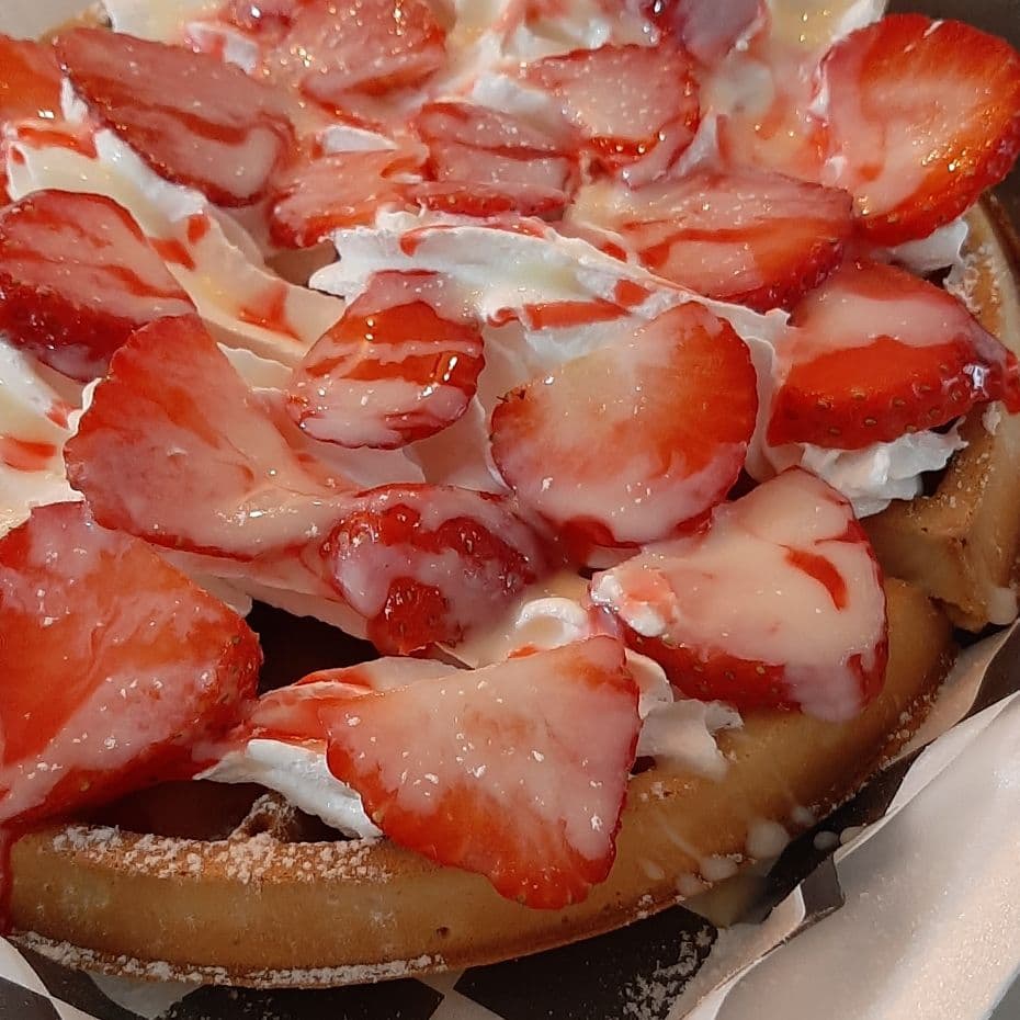 Waffle Fresas con Crema