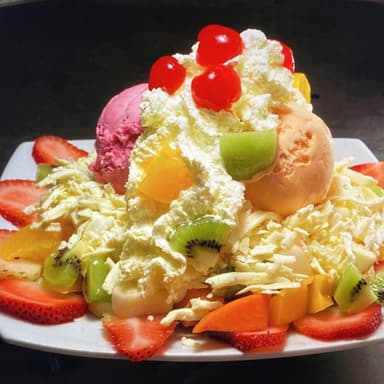 Café Helado +Crepes de Arequipe + Copa de Fresas