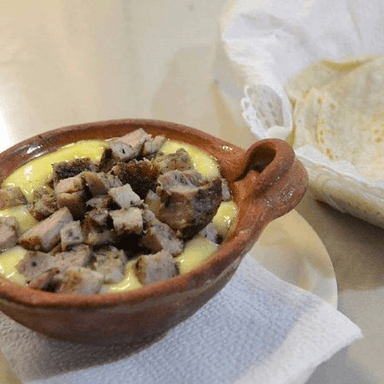 Queso Fundido de Arrachera