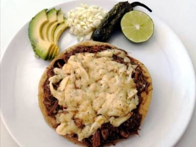 Dorado de Birria con Queso