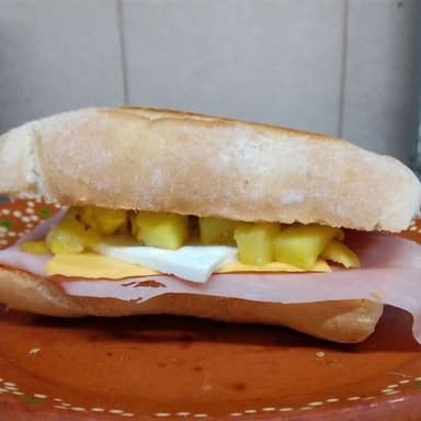 Ke Torta Caliente Hawaiana