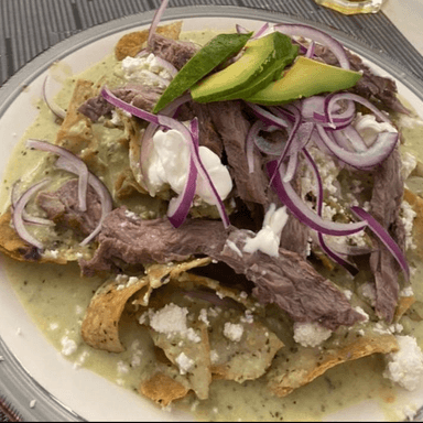 Chilaquiles con Arrachera