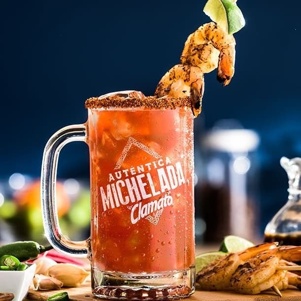 Michelada con Camarones