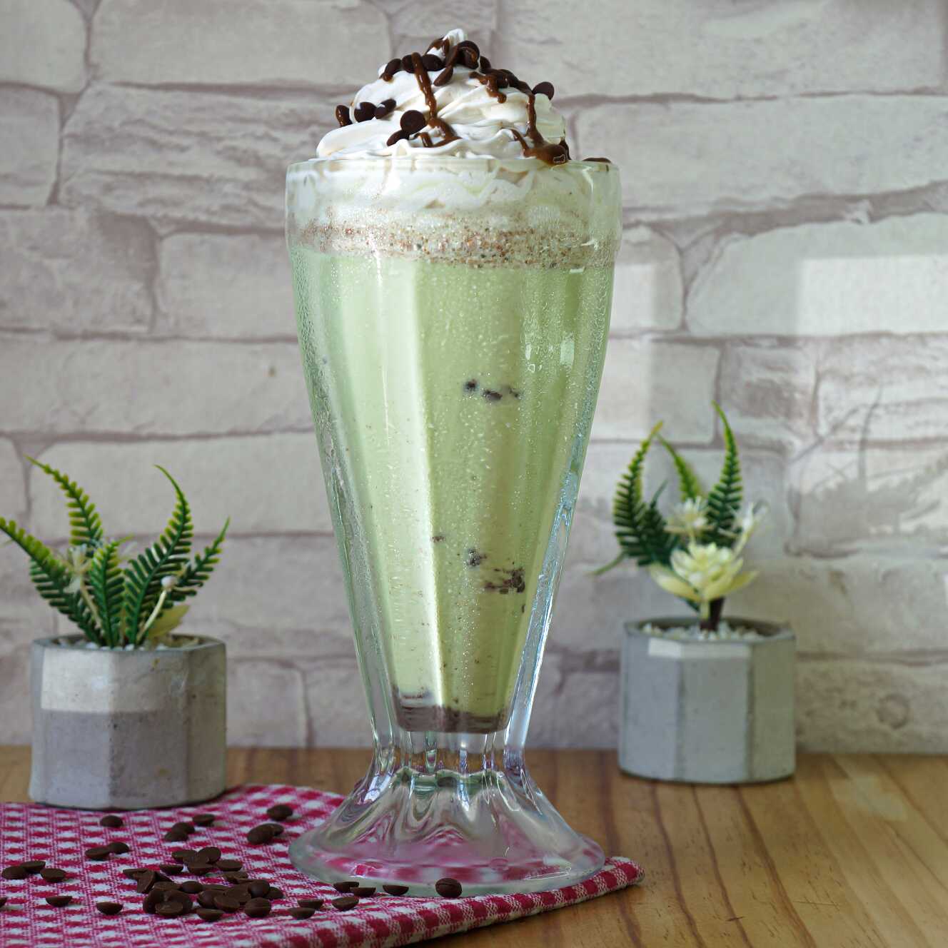 Milkshake de Menta y Chips 16 Oz