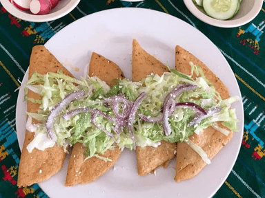 Tacos Dorados de Pollo