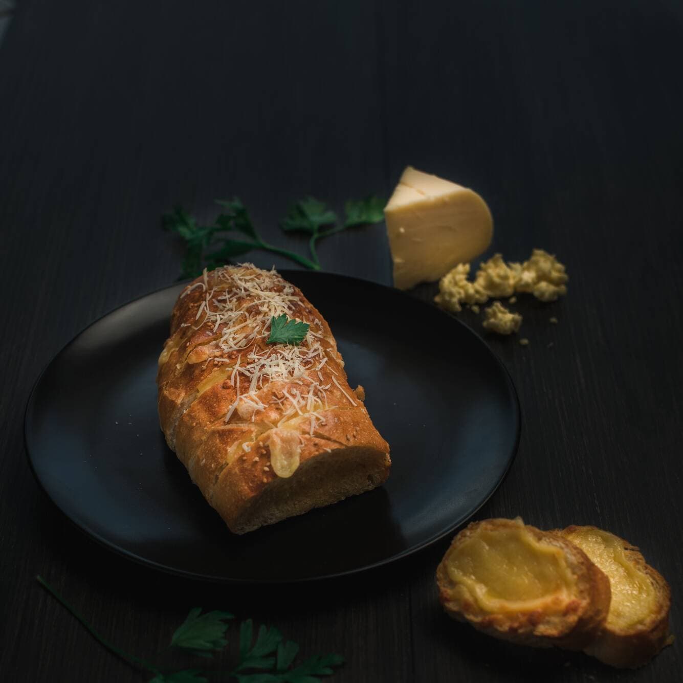 Pan con Ajo Relleno de Queso