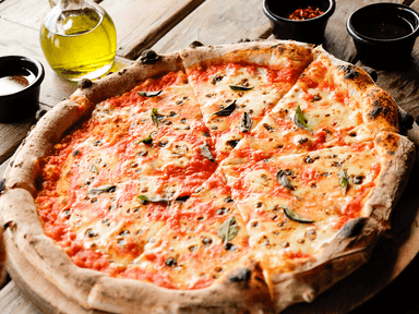 Pizza Mediana Margarita + (Focaccia de Cortesía)