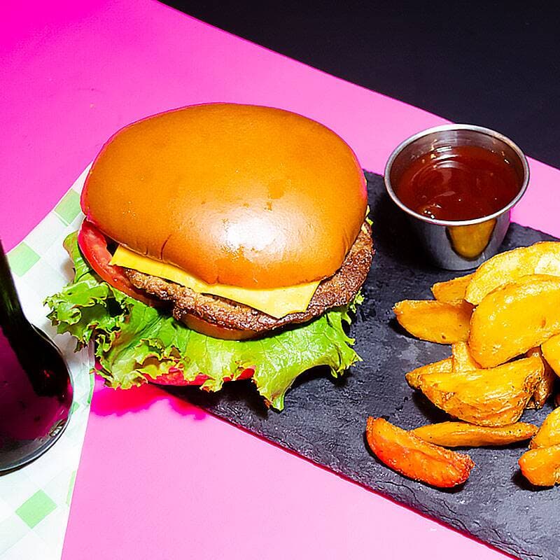 Combo Hamburguesa sencilla + papas + bebida